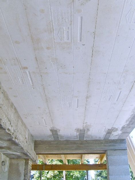 betonozas_utan_alulrol_panel.jpg